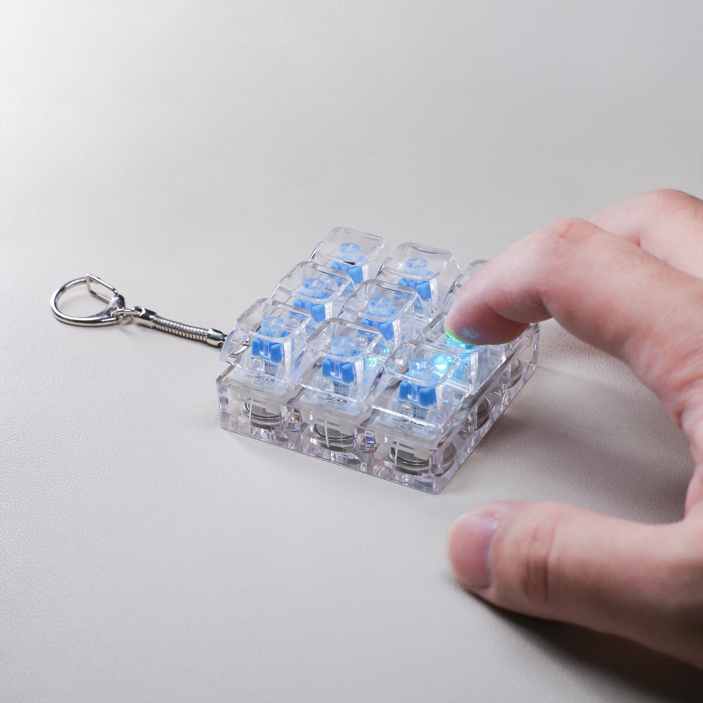 9-Key Keyboard Fidget Toy for Adults – LED Light Keychain Clicker, Sensory Fun Stress Relief Toy for Anxiety & Decompression